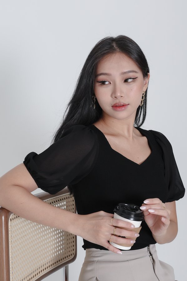 *TPZ* REFINED SWEETHEART RIBBED TOP IN BLACK