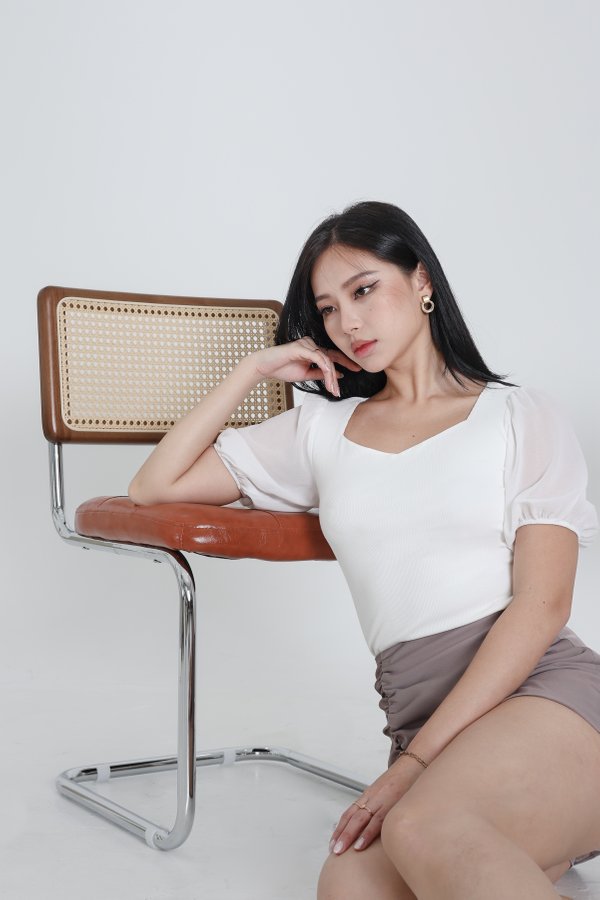 *TPZ* REFINED SWEETHEART RIBBED TOP IN WHITE
