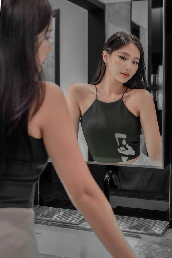 *TPZ* THE DAILY PADDED BASIC TOP IN HUNTER GREEN