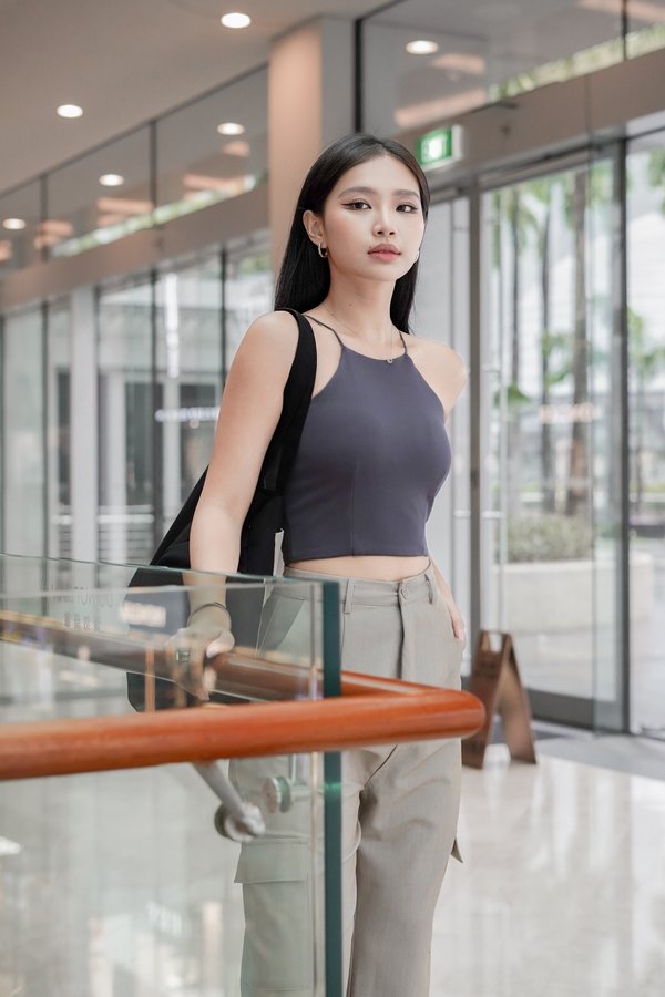 *TPZ* THE DAILY PADDED BASIC TOP IN GUNMETAL