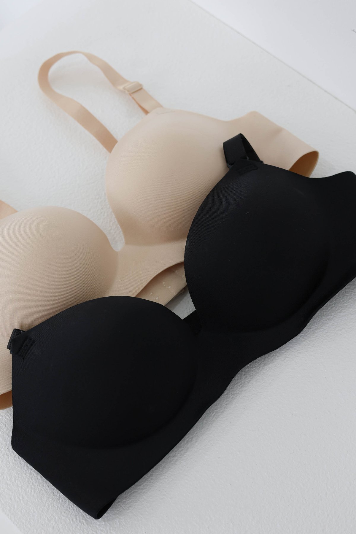 SEAMLESS PUSH UP BRA (BLACK/ NUDE)