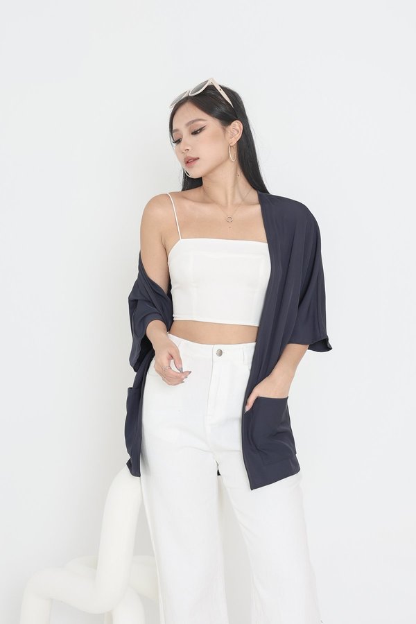 *TPZ* STAPLE CROP TOP IN WHITE