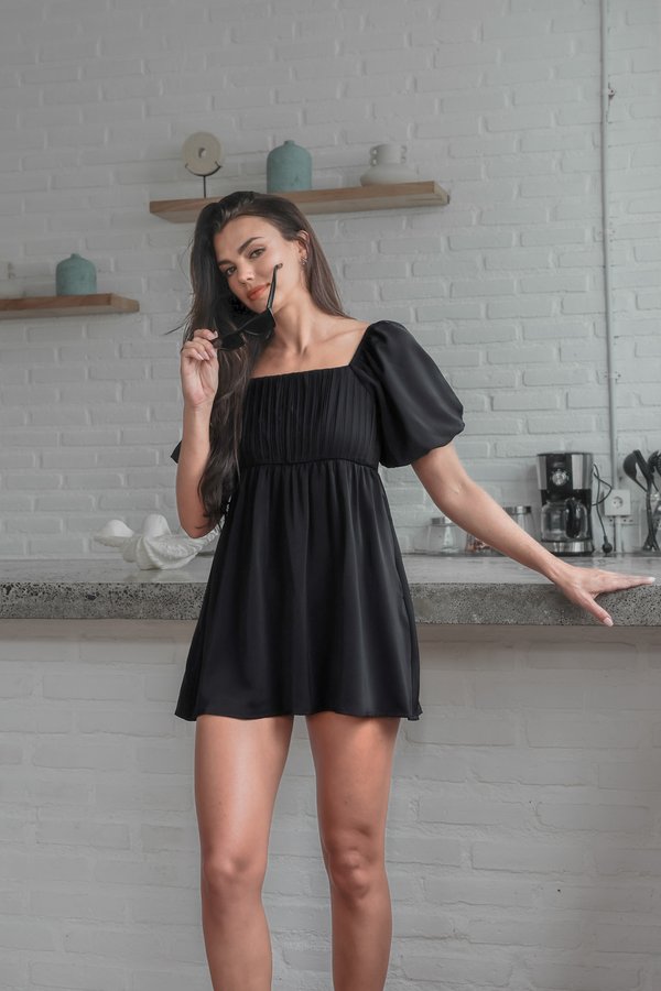 *TPZ* WHIMSICAL PLEATED BABYDOLL TOP/ DRESS IN BLACK 