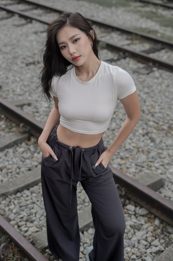 *TPZ* IN TRANSIT PARACHUTE PANTS IN GUNMETAL GREY