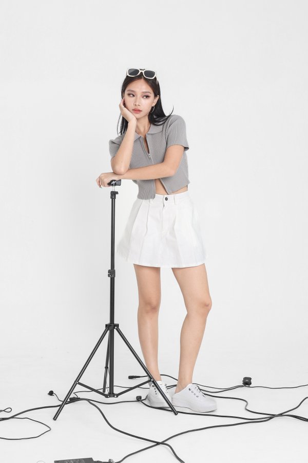 *TPZ* RALLY PLEATED DENIM SKORTS IN WHITE