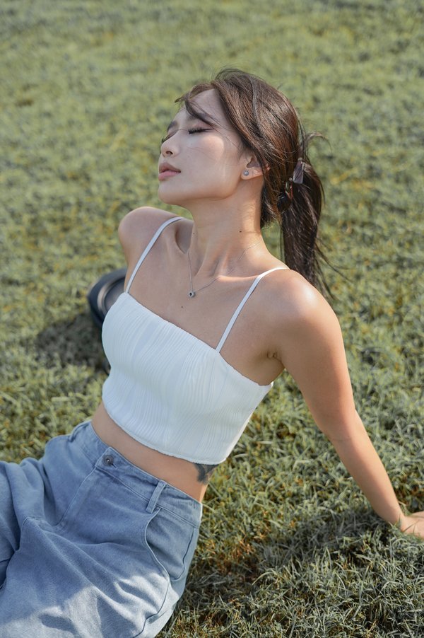 *TPZ* WAVES PADDED CROP TOP IN WHITE