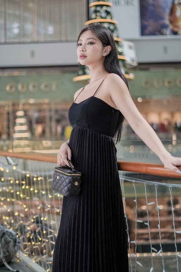 *TPZ* STARRY NIGHT PLEATED MAXI IN BLACK