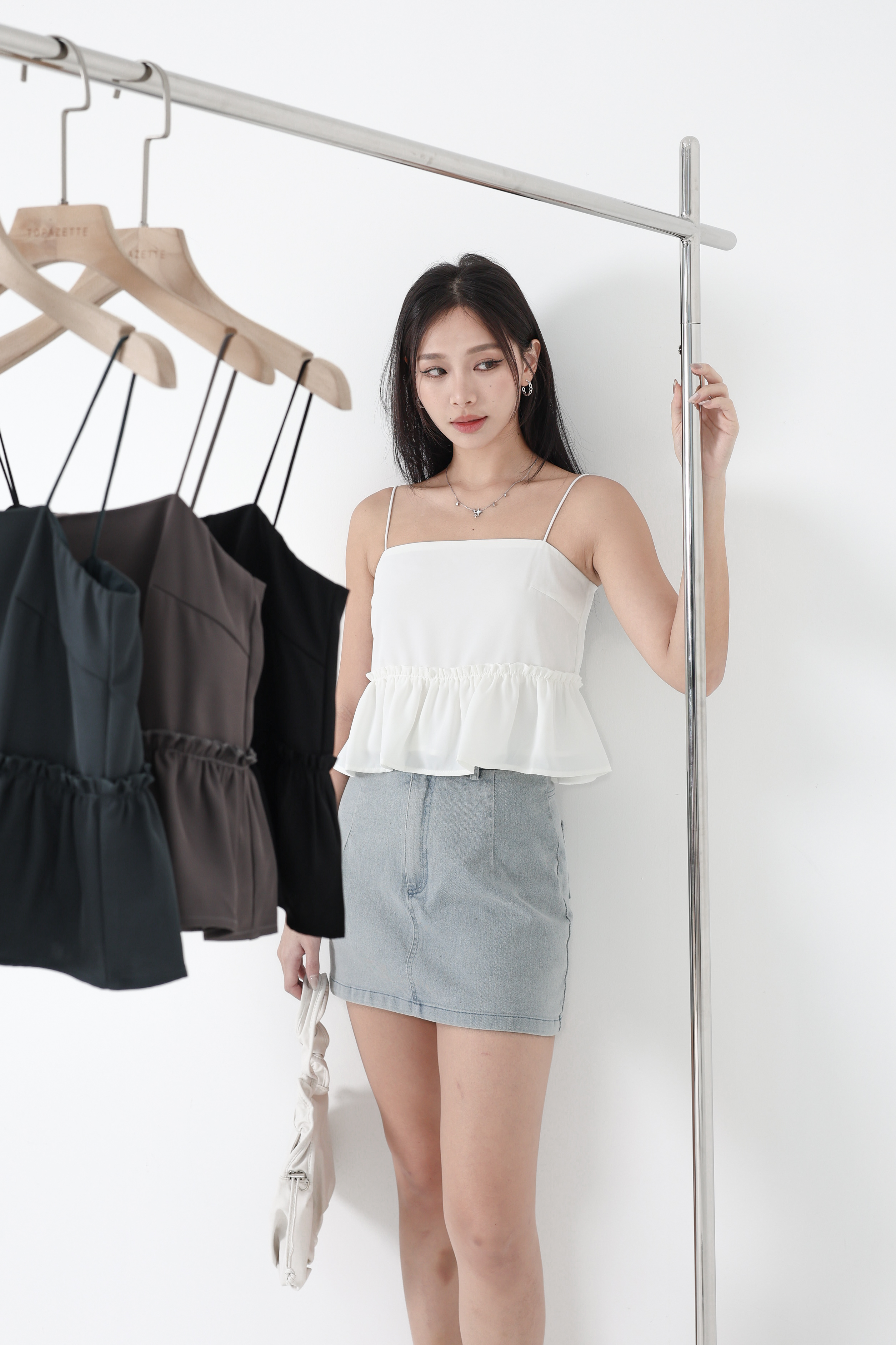lanaちゃん着用色違い Corteiz Womens Tank Topホワイト 76629964-6729-411D-AC53-