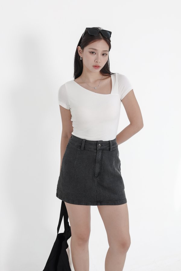 *TPZ* PERFECT CUT BASIC TOP (REGULAR) IN WHITE