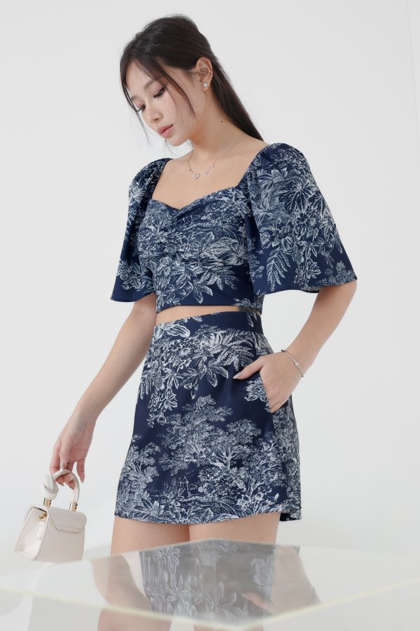 *TPZ* DYNASTY FLUTTER SLEEVES TOP 2.0 IN NAVY TOILE 