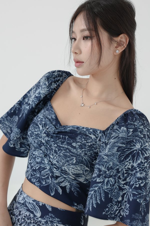 *TPZ* DYNASTY FLUTTER SLEEVES TOP 2.0 IN NAVY TOILE 