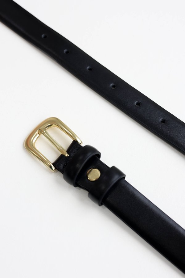 CLACE FAUX LEATHER BELT IN BLACK WITH GOLD HARDWARE