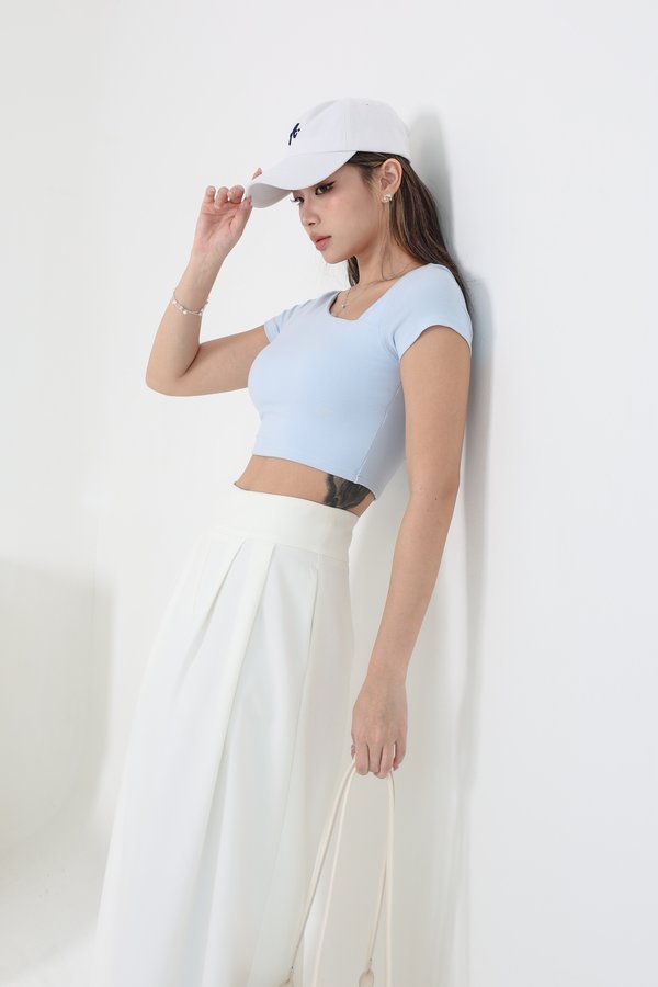 *TPZ* PERFECT CUT BASIC TOP (CROPPED) IN BABY BLUE
