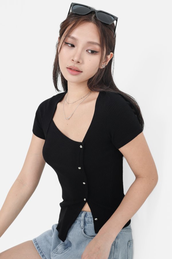 *TPZ* LAW OF ATTRACTION RIBBED KNIT TOP IN BLACK