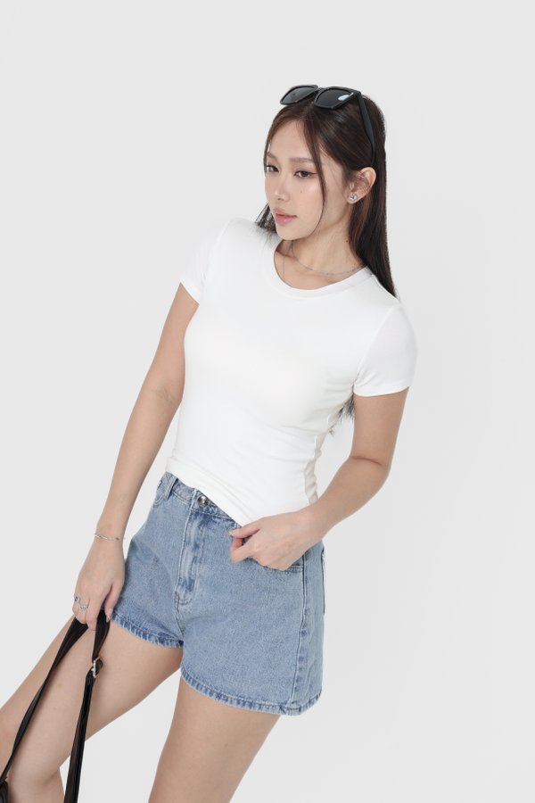 *TPZ* PERFECT ROUND NECK TOP (REGULAR) IN WHITE