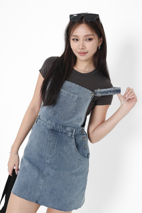 *TPZ* VELOCITY RIPPED DENIM DUNGAREE IN MID WASH