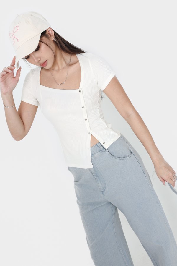 *TPZ* LAW OF ATTRACTION RIBBED KNIT TOP IN WHITE
