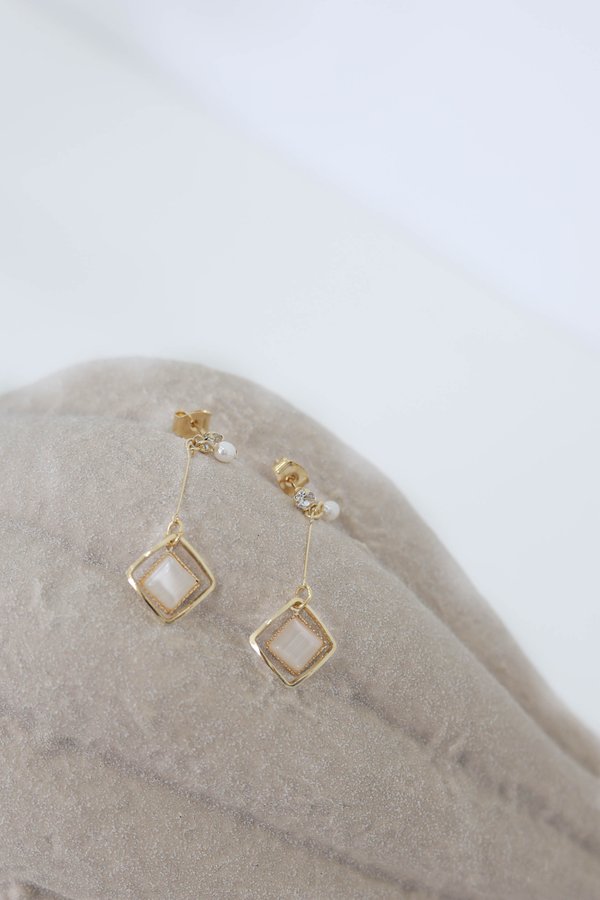 *IMPORTED FROM JAPAN* RANA EARRINGS