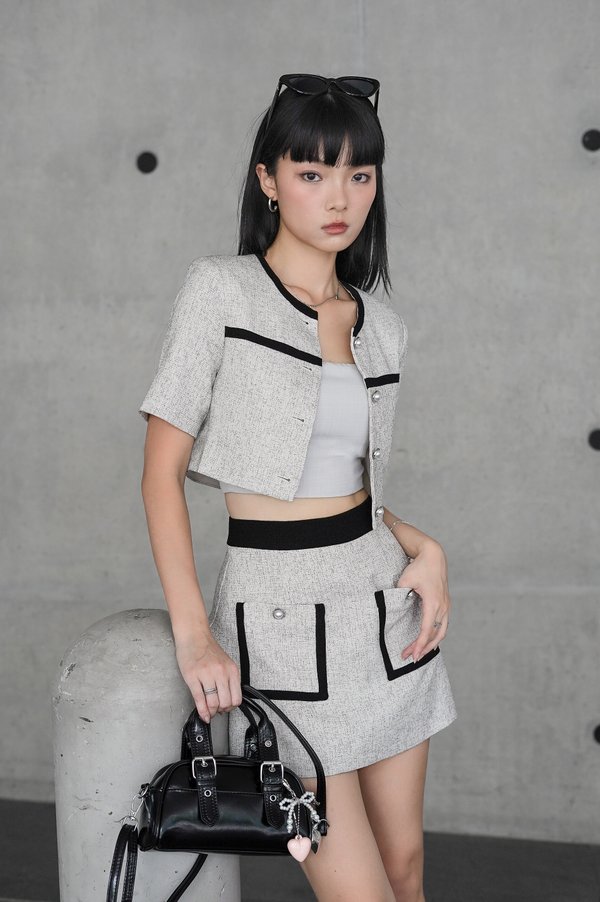 *TPZ* HEIRESS TWEED TOP IN GREYISH WHITE WITH BLACK THREADS 