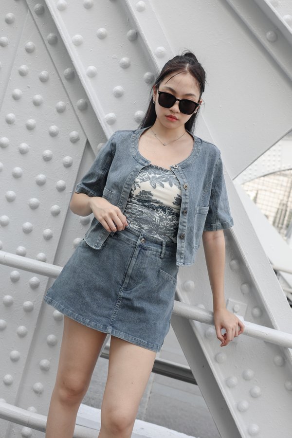 *TPZ* AYUMI CURVED HEM DENIM JACKET/ TOP IN MID WASH 