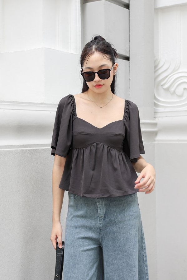 *TPZ* MELODY FLUTTER SLEEVES TOP IN GUNMETAL OAK