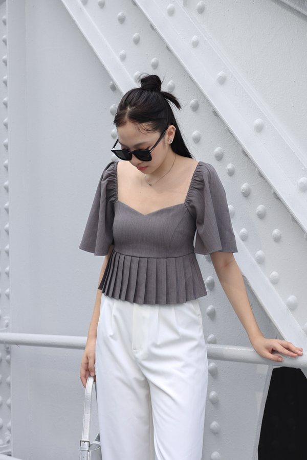 *TPZ* ELISE SWEETHEART PLEATED FLUTTER TOP IN TEXTURED BROWN