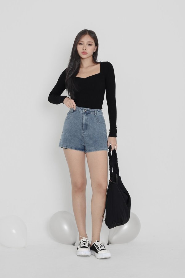 *TPZ* MUST HAVE DENIM SHORTS 6.0 IN MID WASH