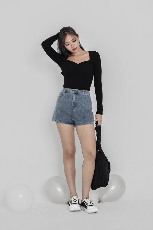 *TPZ* MUST HAVE DENIM SHORTS 6.0 IN MID WASH