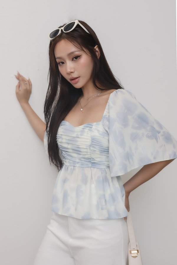 *TPZ* FATE BABYDOLL FLUTTER SLEEVES TOP IN BLUE OMBRE FLEUR