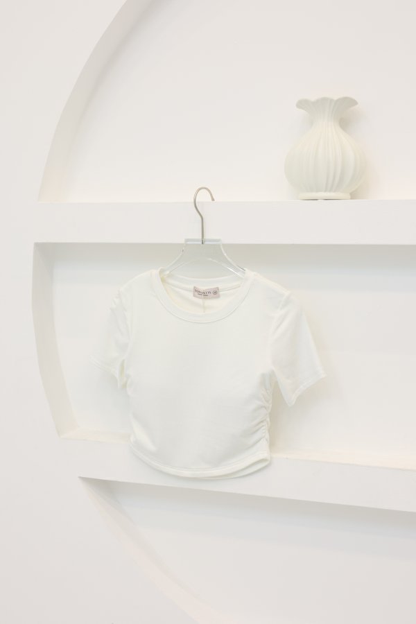 *TPZ* PERFECT RUCHED SHORT SLEEVES TOP IN WHITE