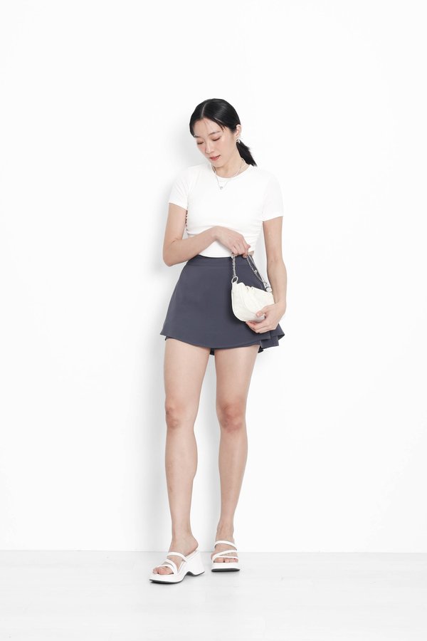 *TPZ* PERFECT RUCHED SHORT SLEEVES TOP IN WHITE