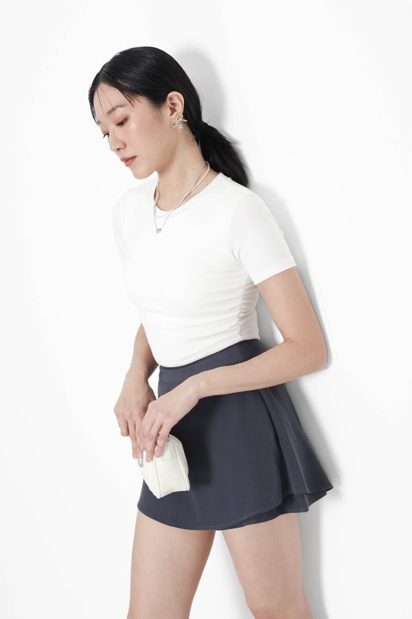 *TPZ* PERFECT RUCHED SHORT SLEEVES TOP IN WHITE