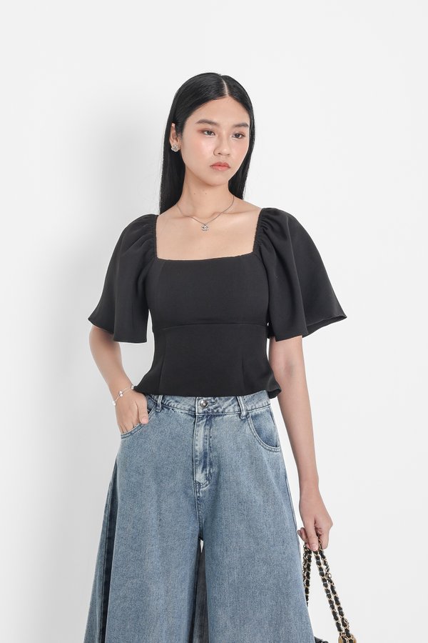 *TPZ* BLAIR FLUTTER SLEEVES TOP IN BLACK