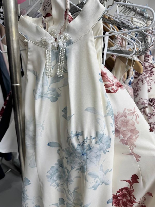 (PREORDER) *TPZ* EN (恩) HALTER CHEONGSAM WITH EXQUISITE COLLAR IN TOILE DE GRACE IVORY BLUE