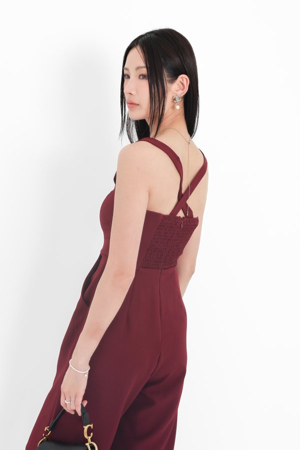 *TPZ* TESS TRANSFORM MULTIWAY JUMPSUIT (PETITE) IN BURGUNDY