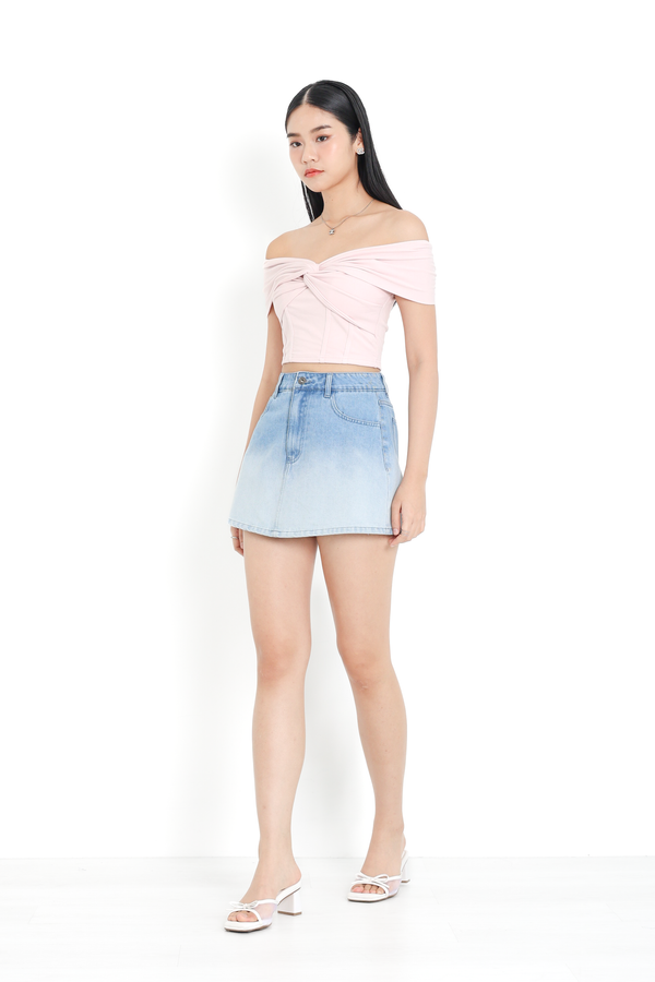 *TPZ* RARA DENIM SKORTS (PETITE) IN LIGHT WASH OMBRE