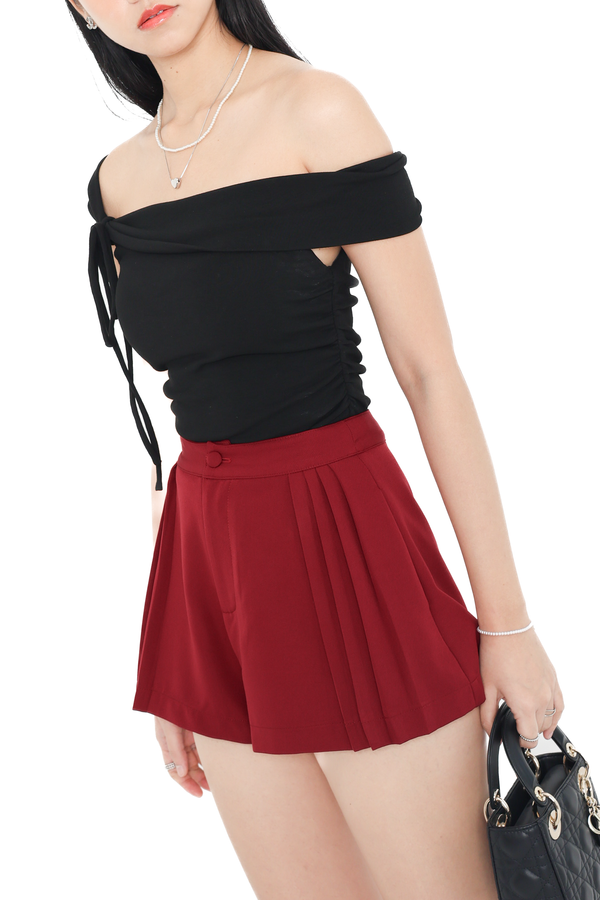 *TPZ* PAMMY PLEATED SHORTS IN RED