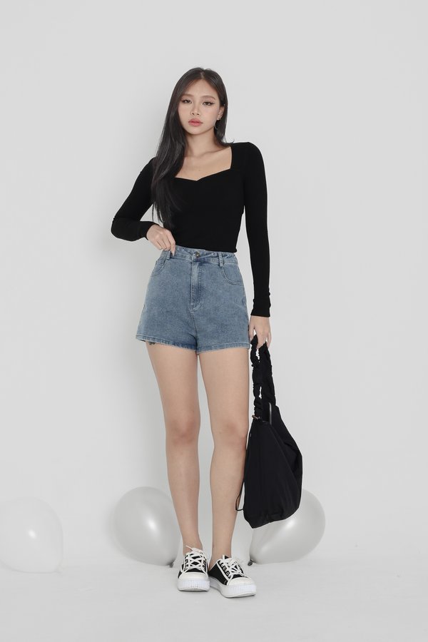 *TPZ* MUST HAVE DENIM SHORTS 7.0 IN MID WASH