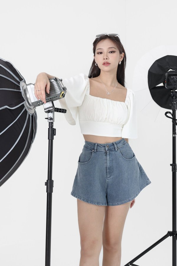 *TPZ* GOLDEN DAYS DENIM SHORTS 3.0 IN MID WASH