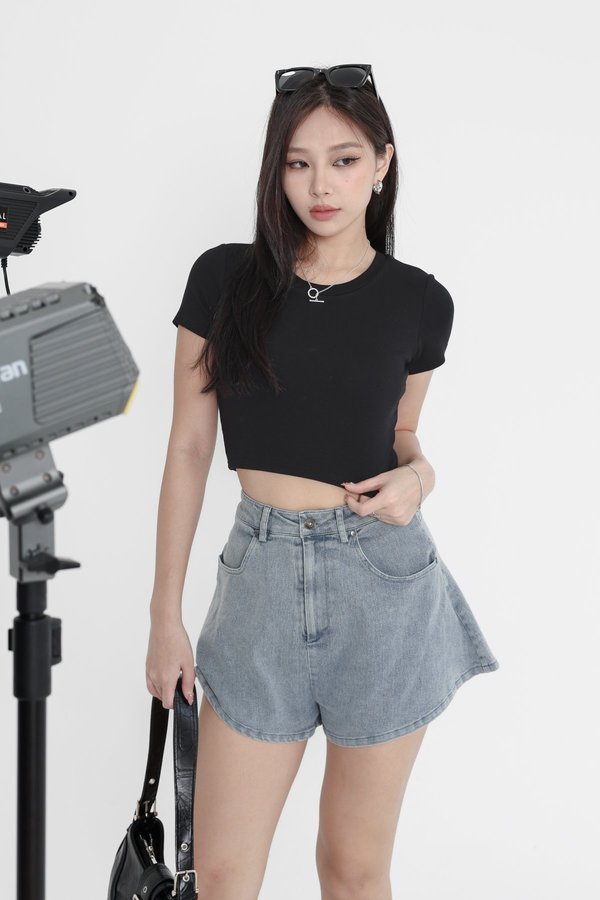 *TPZ* GOLDEN DAYS DENIM SHORTS 4.0 IN LIGHT WASH