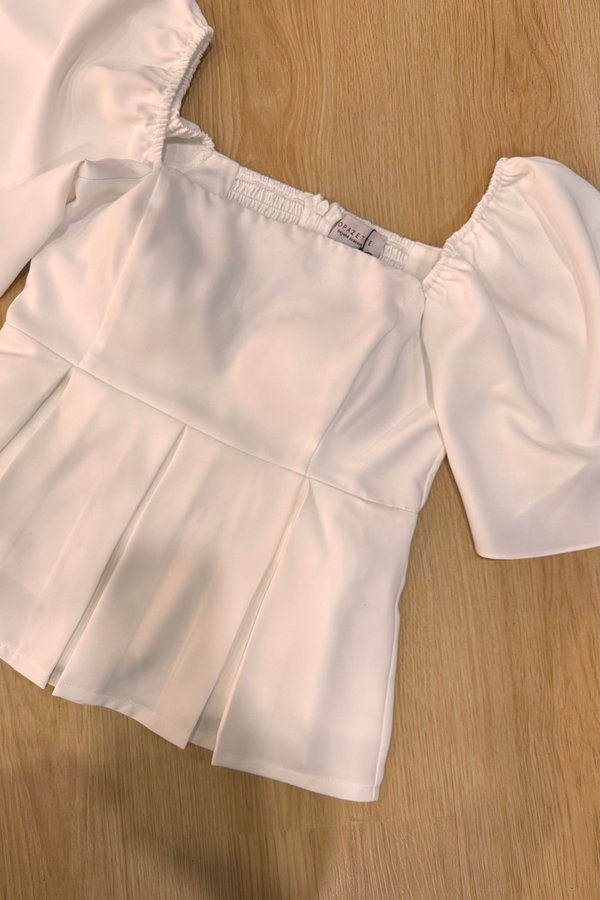 (PREORDER) *TPZ* ZELDA FLUTTER SLEEVES FLOWY PLEATS TOP IN WHITE