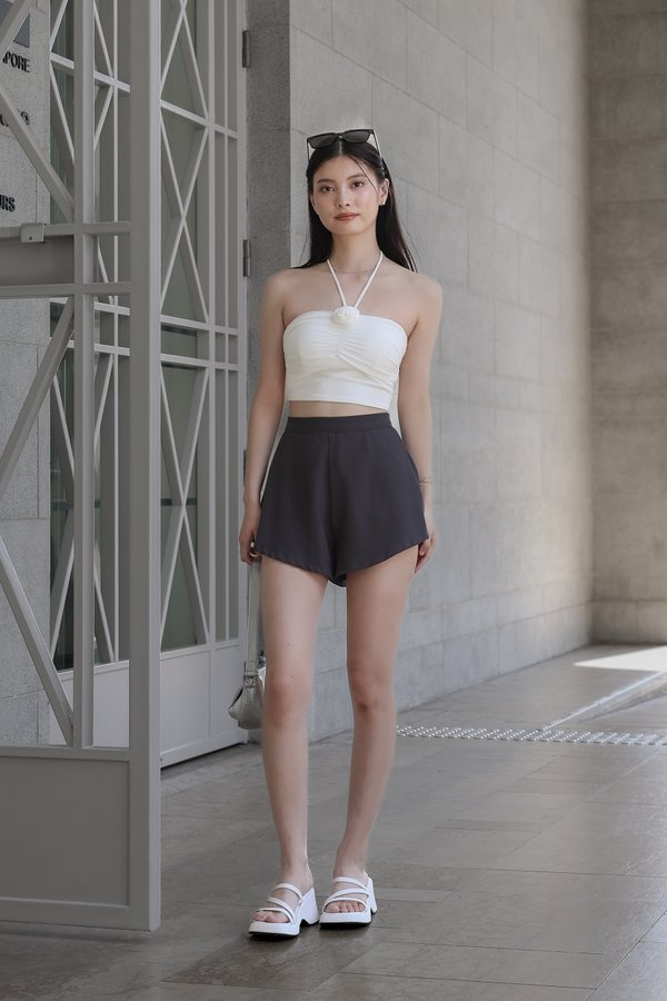 *TPZ* GOLDEN DAYS SLANT HEM SHORTS 5.0 IN GUNMETAL OAK (50)