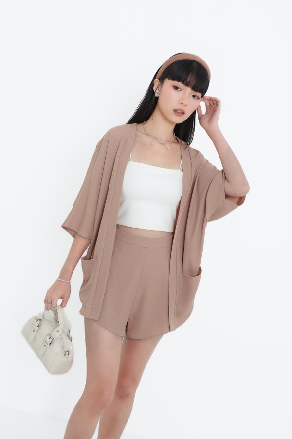 *TPZ* GOLDEN DAYS SLANT HEM SHORTS 5.0 IN MILK TEA (196)