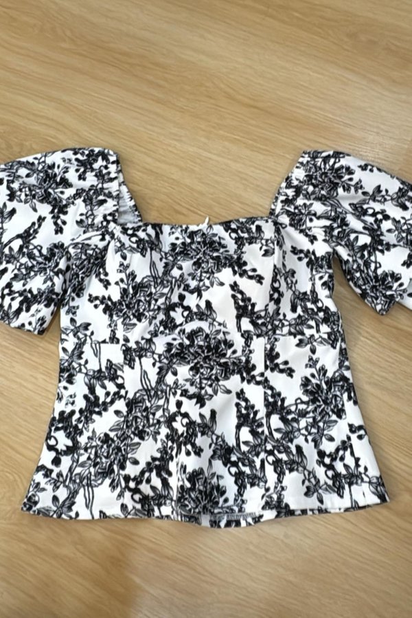 (PO ETA: END AUG) *TPZ* HERA FLUTTER SLEEVES TOP IN TOILE DE BEAUTY WHITE