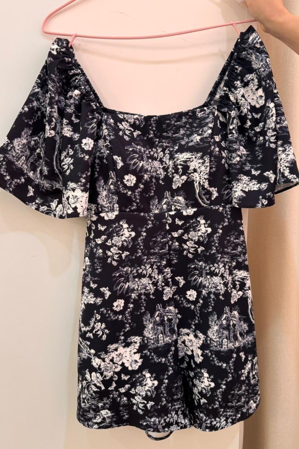 (PREORDER) *TPZ* BELLE FLUTTER SLEEVES ROMPER IN TOILE DE ROMANCE BLACK