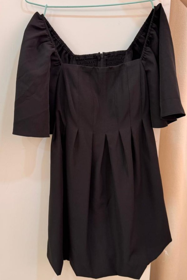 (PREORDER) *TPZ* BUBBLE FLUTTER SLEEVES DRESS ROMPER WITH DETACHABLE SHORTS IN BLACK