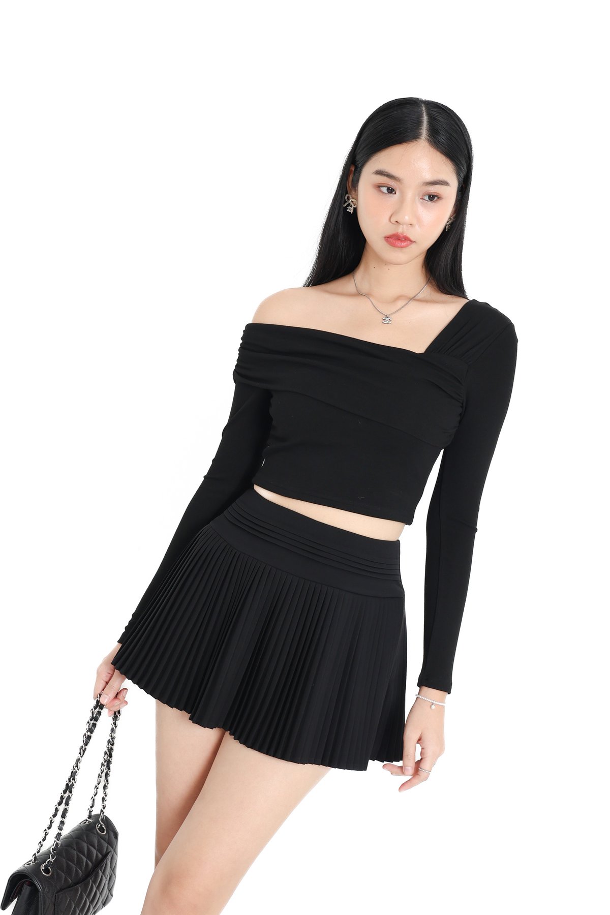 TPZ* PERFECT ON SHOULDER LONG SLEEVES TOP IN BLACK | TOPAZETTE