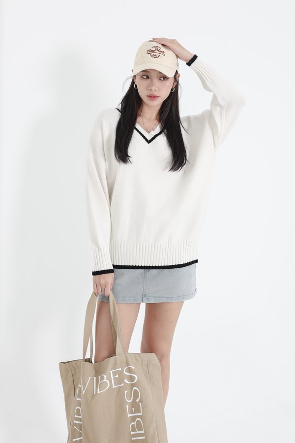 *TPZ* HIGH SCHOOL VARSITY PULLOVER 3.0 IN WHITE