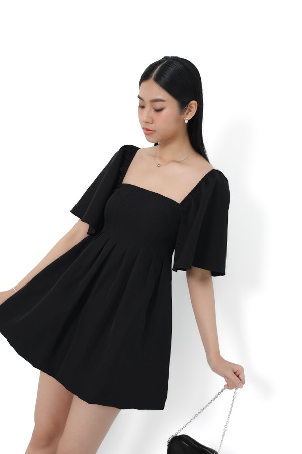 (PREORDER) *TPZ* BUBBLE FLUTTER SLEEVES DRESS ROMPER WITH DETACHABLE SHORTS IN BLACK