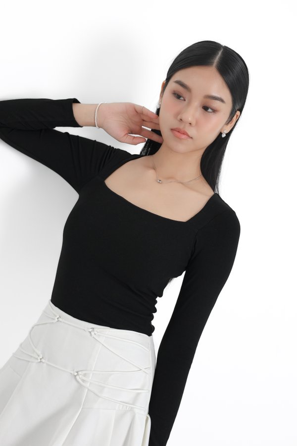 (PREORDER) *TPZ* PERFECT HONOKA LONG SLEEVES TOP IN BLACK